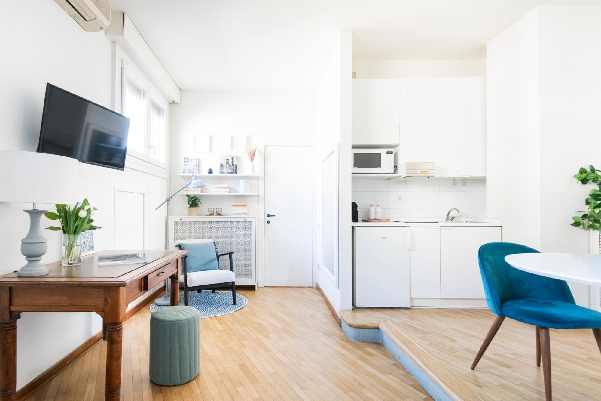 Amazing In San Babila Apartment Milan